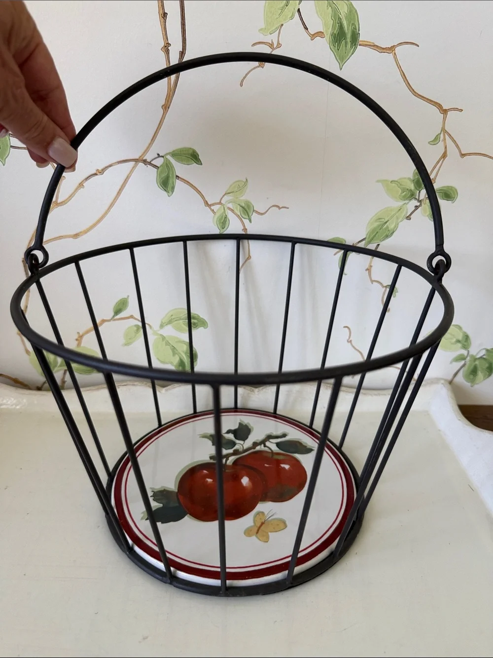 Vintage Hallmark Jan Karon Mitford Wrought Iron & Ceramic Apple Basket
